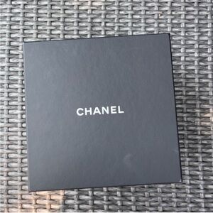 Chanel box
